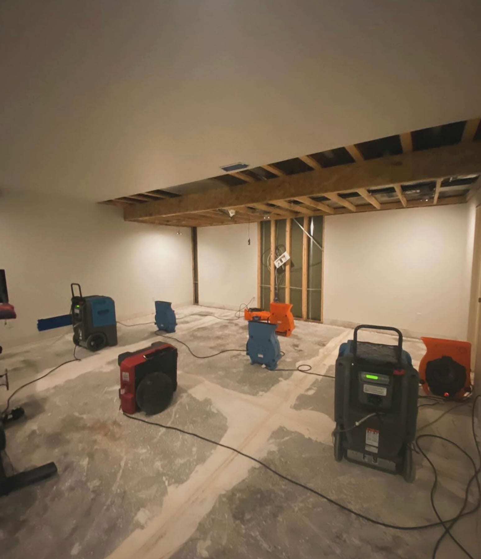 Basement with flood-cut walls drying